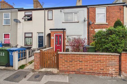 Sandy Lane, 2 bedroom Mid Terrace House for sale, &pound;110,000