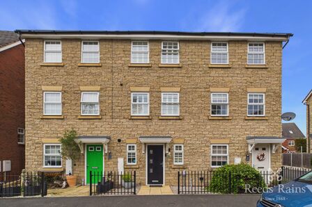 Limekiln Way, 3 bedroom Mid Terrace House for sale, &pound;230,000