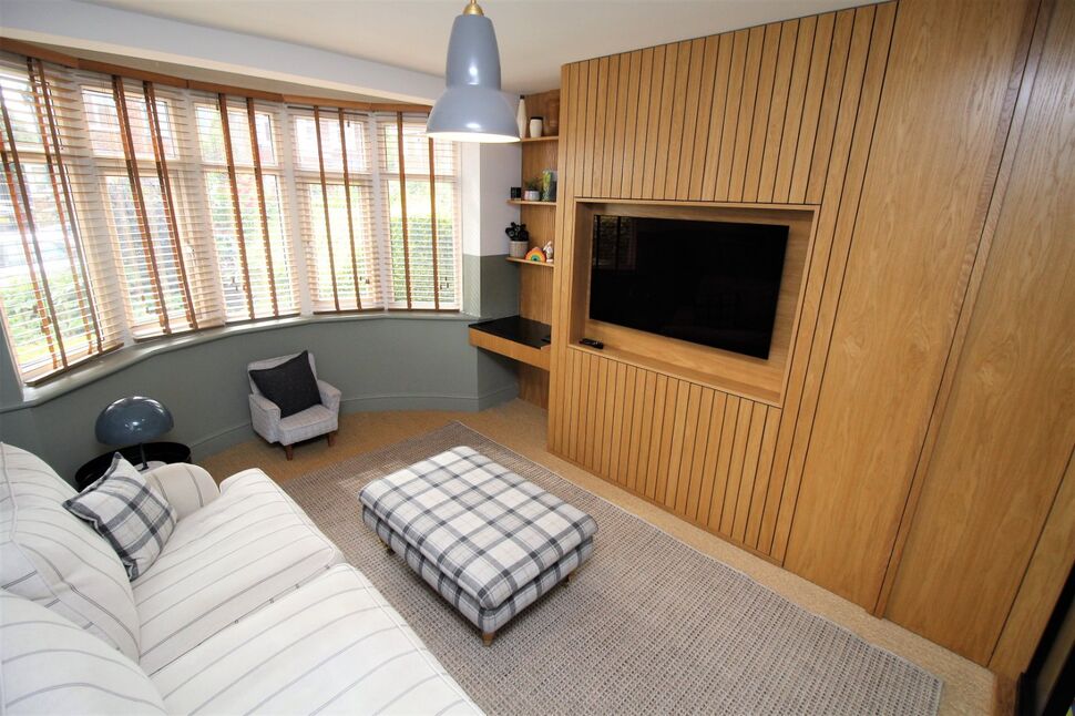 3 bedroom Semi Detached House for sale, Spring Crescent, Sprotbrough