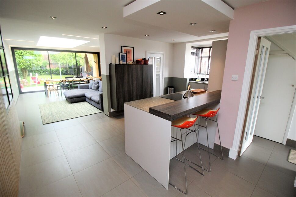 3 bedroom Semi Detached House for sale, Spring Crescent, Sprotbrough