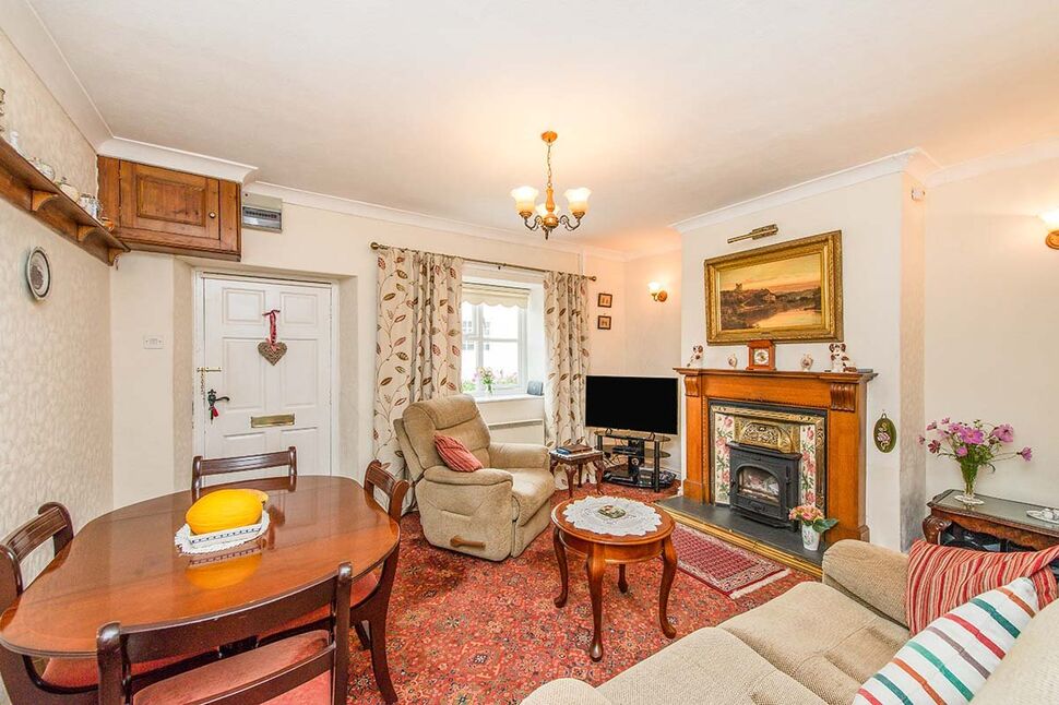 2 bedroom Mid Terrace Property for sale, Cow Lane, Womersley, DN6 £