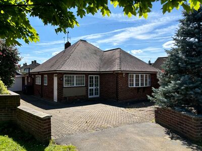 Nutwell Lane, 2 bedroom Detached Bungalow for sale, £235,000