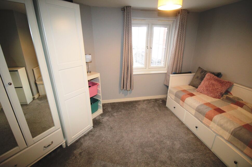 2 bedroom Flat for sale, Jenkinson Grove, Armthorpe, DN3 £98,500