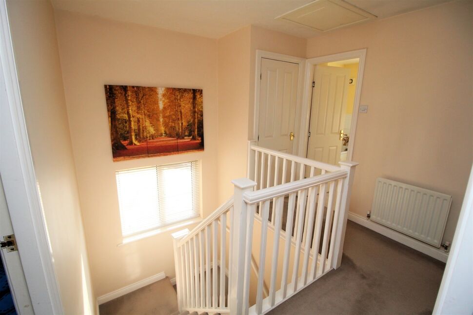 3 bedroom Detached House for sale, Castle Avenue, Rossington, DN11 £