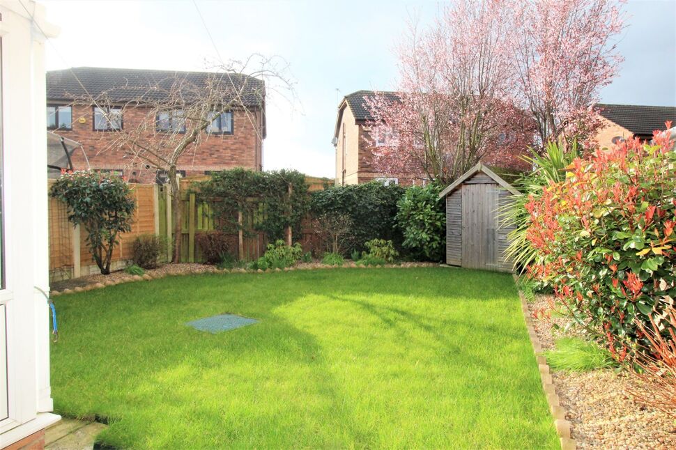 3 bedroom Detached House for sale, Castle Avenue, Rossington, DN11 £