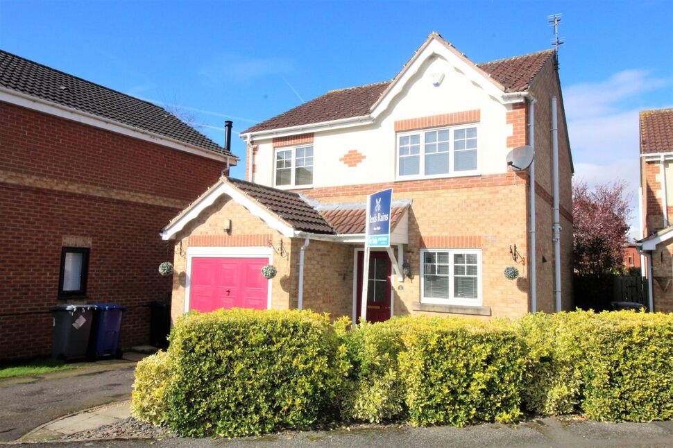 3 bedroom Detached House for sale, Briars Lane, Stainforth, DN7 £210,000