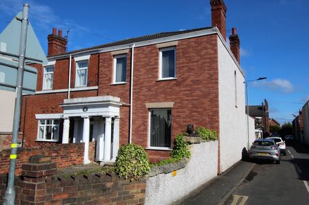 Moss Road, 3 bedroom Semi Detached House for sale, £140,000