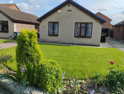 Forresters Close, 3 bedroom Detached Bungalow for sale, £279,950