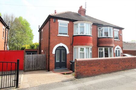 Greenfield Lane, 3 bedroom Semi Detached House for sale, £180,000