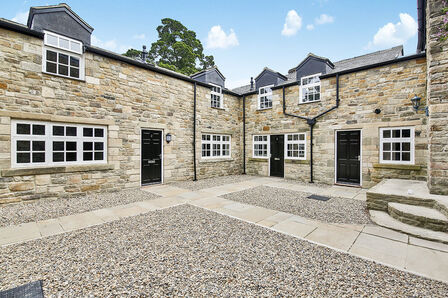 2 bedroom Mid Terrace House to rent