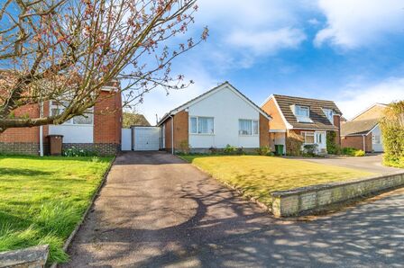Churchfield Road, 2 bedroom Detached Bungalow for sale, £250,000
