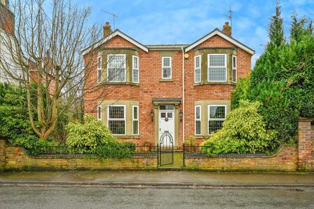 Stone Road, 8 bedroom Detached House for sale, £900,000