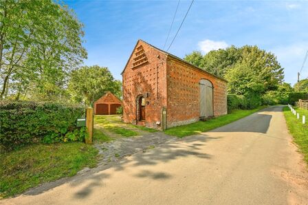 Offley Hay, 4 bedroom Detached House for sale, £575,000