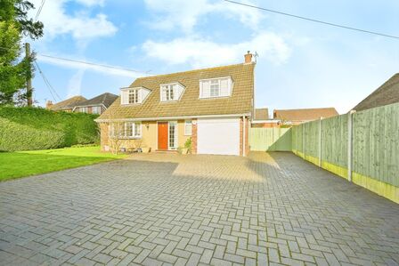 Newport Road, 3 bedroom Detached House for sale, £325,000