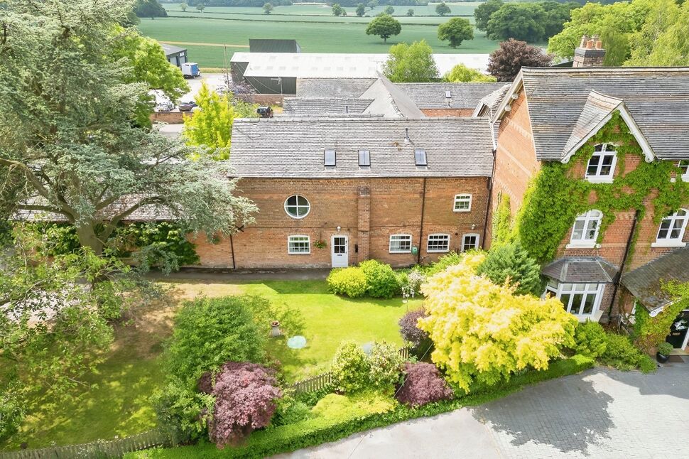 4 bedroom End Terrace House for sale