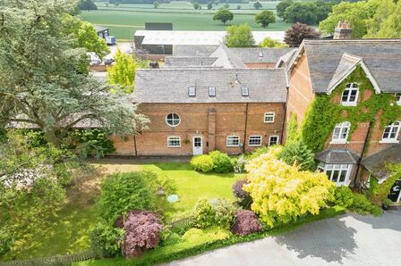 4 bedroom End Terrace House for sale