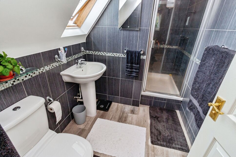 Owner's En-Suite