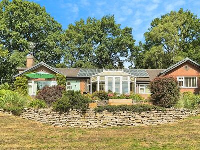 4 bedroom Detached Bungalow for sale