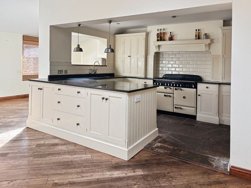Kitchen Family Room