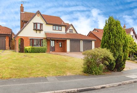 5 bedroom Detached House for sale