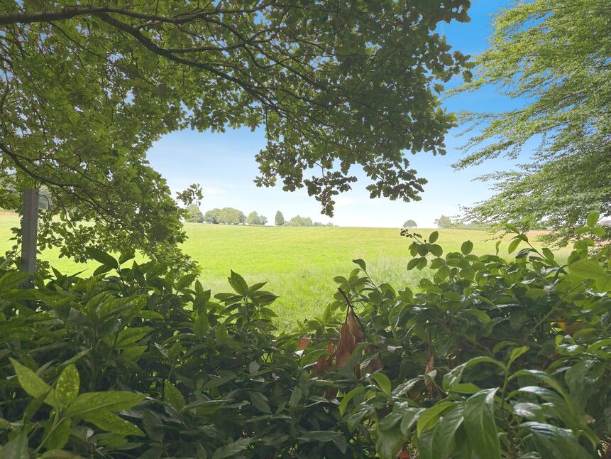 Communal Gardens & Parking