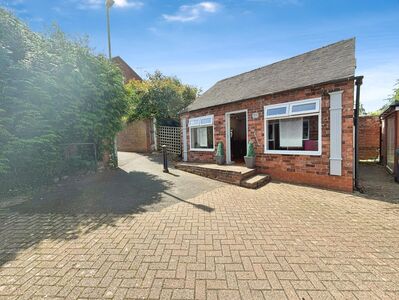 High Street, Detached Room to rent, £950 pcm