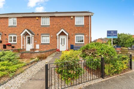 Waterside Drive, 2 bedroom End Terrace House for sale, £240,000