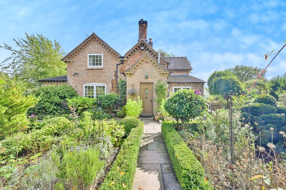 Main image of 4 bedroom Detached Property for sale, Bridle Lane, Broad Heath, Staffordshire, ST20