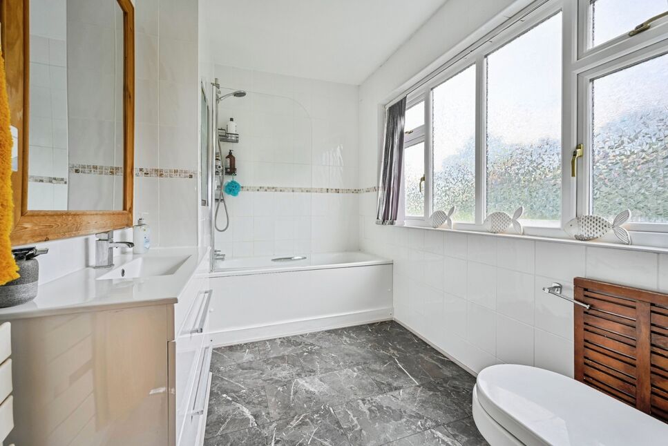 En-Suite 2