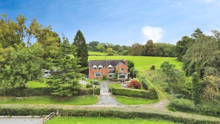 5 bedroom Detached Property for sale