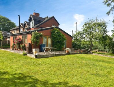 3 bedroom Semi Detached Property to rent