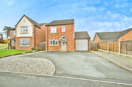 Cross Butts, 3 bedroom Detached House for sale, £350,000