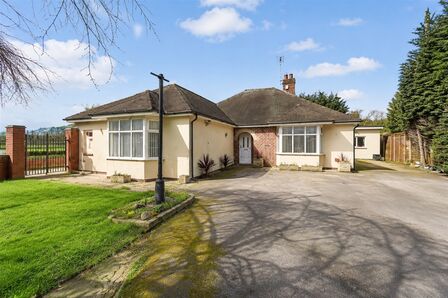 4 bedroom Detached Bungalow for sale