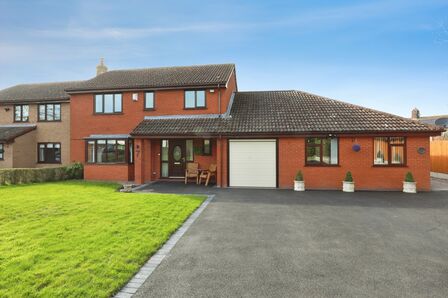 6 bedroom Detached House for sale