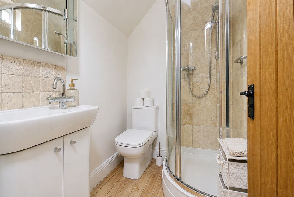 En-Suite 1