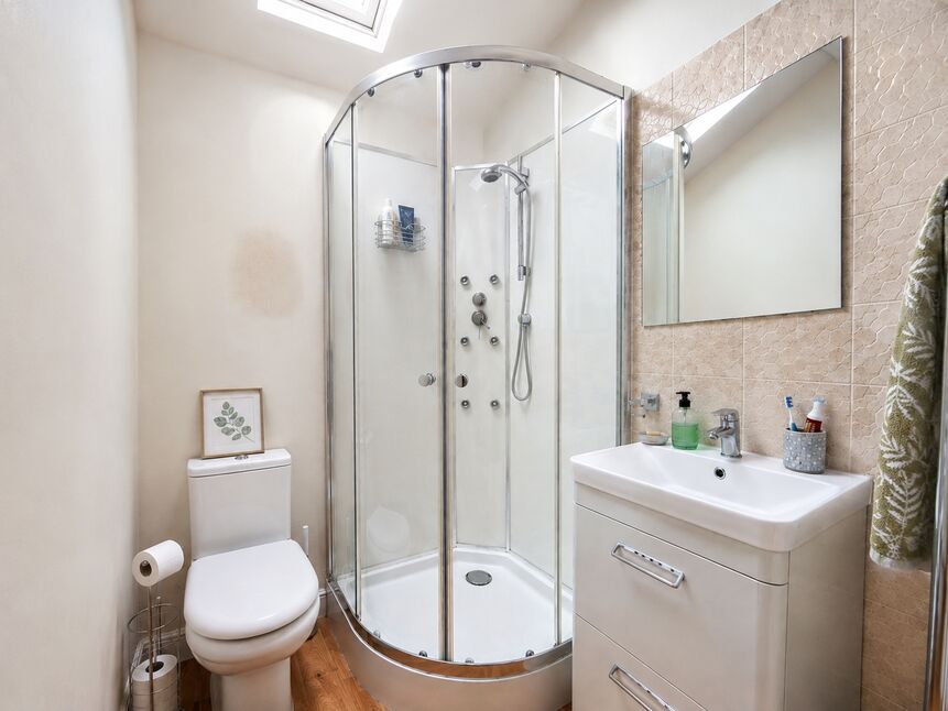 En-Suite 2
