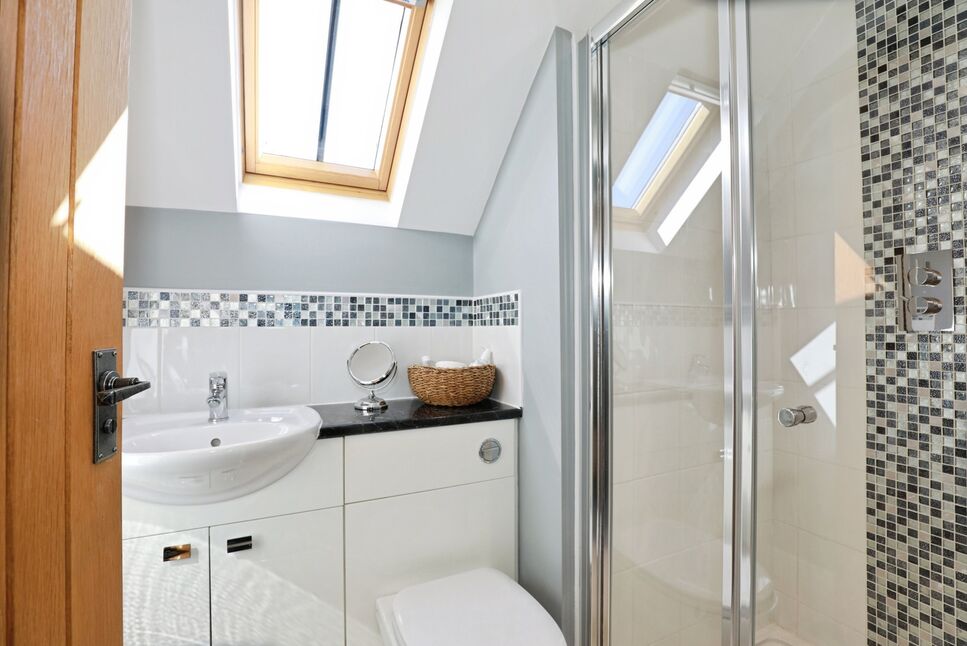 En-Suite 2
