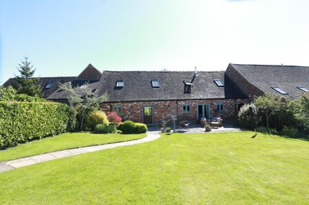4 bedroom Mid Terrace House for sale