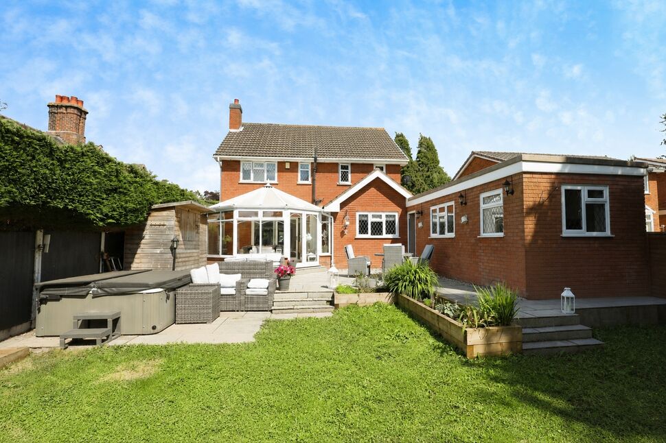 4 bedroom Detached House for sale