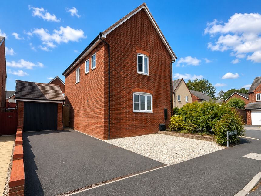 Garage & Driveway