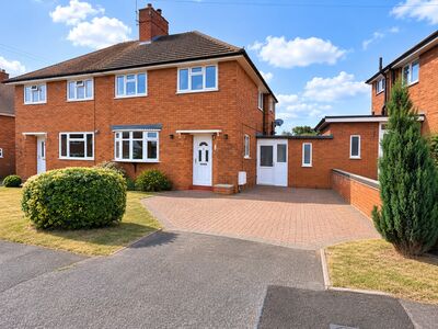 The Crescent, 3 bedroom Semi Detached House to rent, &pound;1,300 pcm