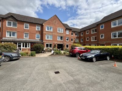 St. Marys Road, 1 bedroom  Flat for sale, £40,000