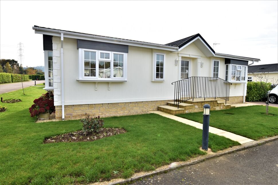 2 bedroom Detached Property for sale