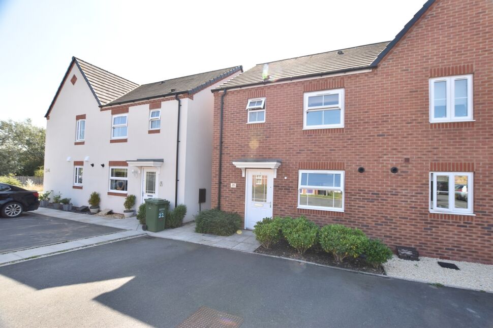 Main image of 3 bedroom Semi Detached House to rent, Hollyhocks Close, Evesham, Worcestershire, WR11