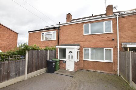 Apple Tree Road, 3 bedroom Mid Terrace House to rent, £1,100 pcm