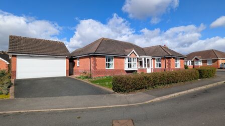 Shannon Way, 3 bedroom Detached Bungalow for sale, £525,000