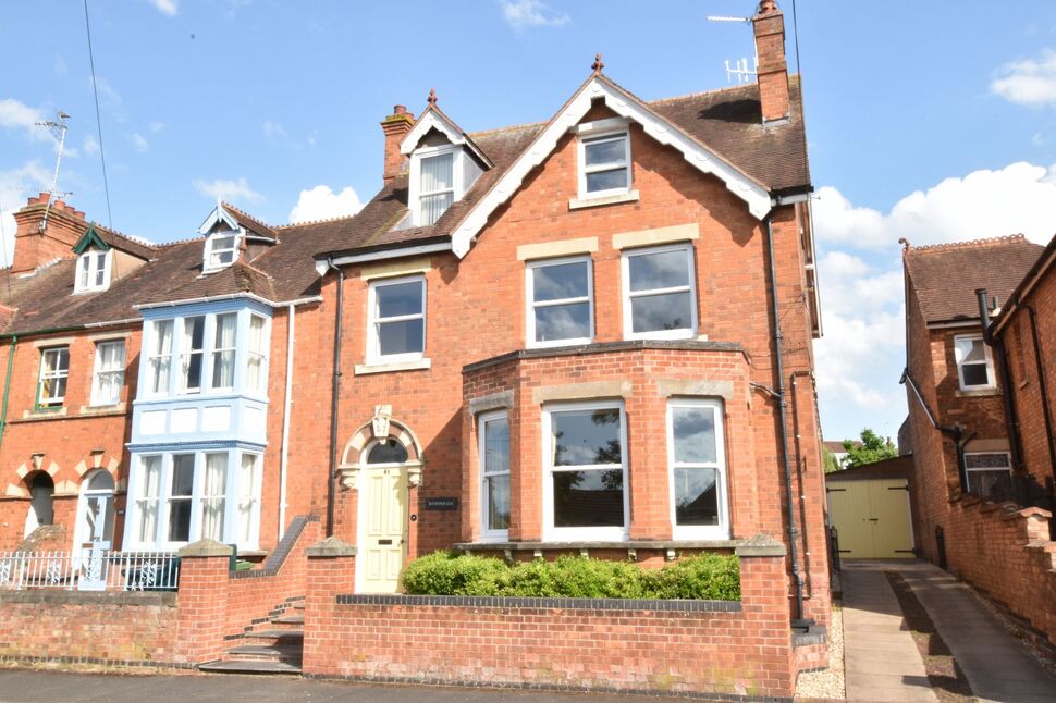 6 bedroom Semi Detached House for sale