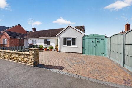 2 bedroom Semi Detached Bungalow for sale