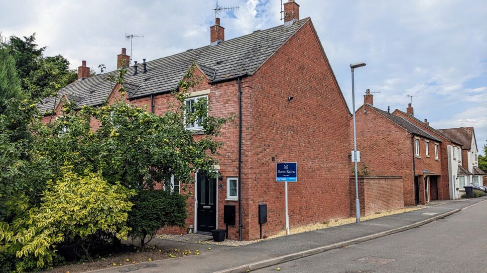 Main image of 2 bedroom Semi Detached House for sale, Watsons Lane, Evesham, Worcestershire, WR11