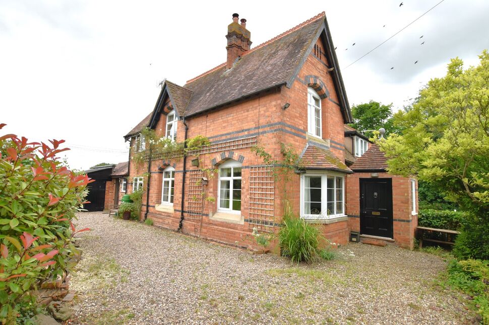 Main image of 3 bedroom Semi Detached House for sale, Hinton-on-the-Green, Evesham, Worcestershire, WR11